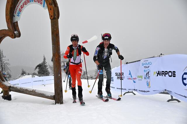 Armin Höfl und Julian Tritscher lieferten sich bis (fast) zum Schluss einen packenden Zweikampf | Foto: Ski Austria / Weigl