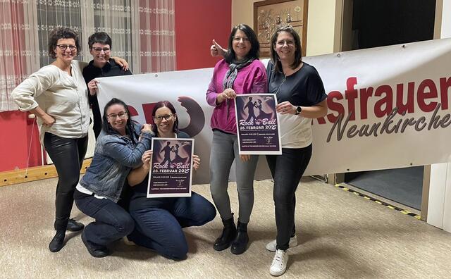 Das Team, das hinter dem Rock 'N' Roll-Ball steht, freut sich bereits auf die Ballnacht. | Foto: privat