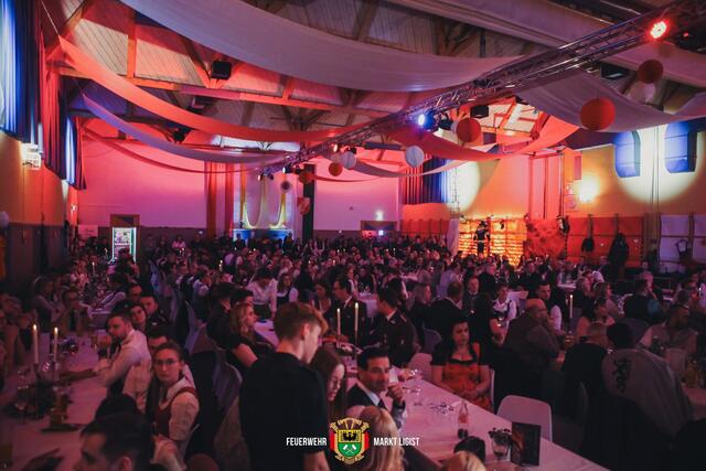 Die Ligister Mehrzweckhalle verwandelte sich in einen Ballsaal. | Foto: FF Ligist