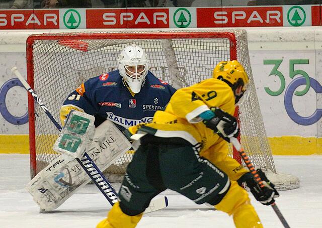 HC Kufstein Torhüter war großer Rückhalt beim 6:3
Heimsieg über Tabellenführer Lustenau. | Foto: Schwaighofer