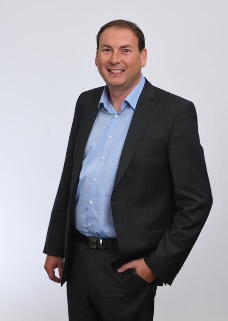 Florian Grünberger ist Obmann der Wirtschaftskammer Schärding. Im Interview teilt er seine Gedanken zum Wirtschaftsjahr 2025. | Foto: WK