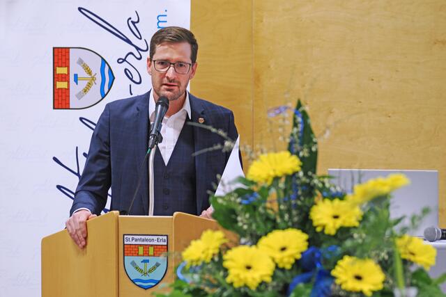 Bürgermeister Roman Kosta blickte optimistisch in die Zukunft. | Foto: Fritz Aigner