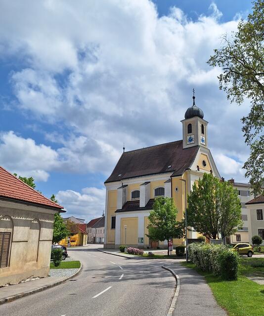 Kirche hl Andreas in Schönau - Die Saalkirche wurde von 1671 bis 1675 errichtet. Die Einrichtung stammt vorwiegend aus dem Jahr 1813.