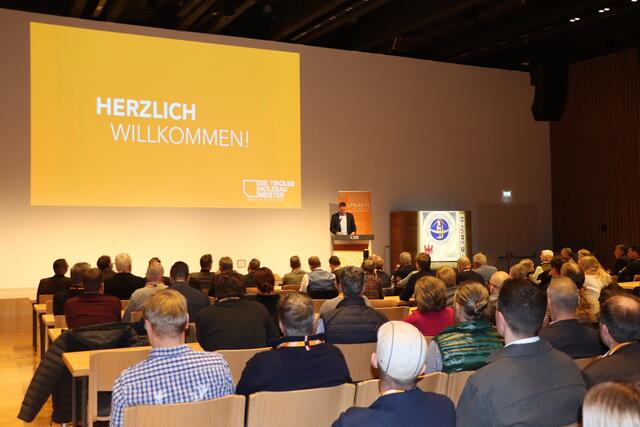 Zum 54. Mal heißt Alpbach die Holzbau- und Zimmermeister bei der Bildungswoche herzlich willkommen. | Foto: Nimpf