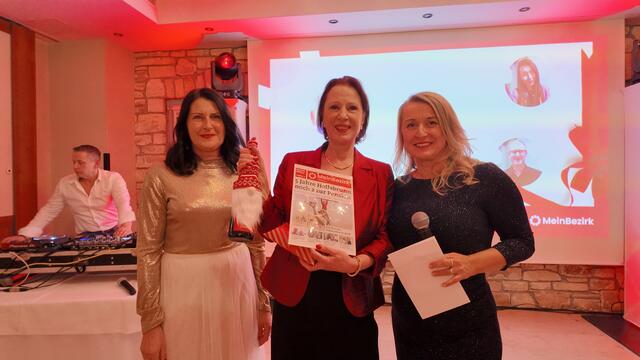 5 Jahre MeinBezirk: Monika Kirchhauer, Werbeberaterin Hollabrunn, mit Chefredakteurin Karin Zeiler und Regionalleiterin Rosmarie Hahn. | Foto: Matthias Wurth