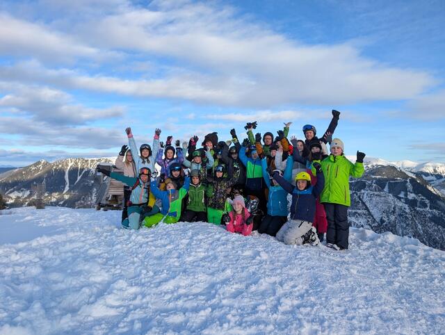 Mit viel Begeisterung erlebten die Schüler der MMS Gratwein eine sportlich-fröhliche Winterwoche.  | Foto: privat