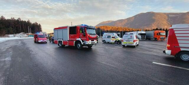 Die Feuerwehr wurde zum Rastplatz Weißenstein alarmiert. | Foto: Feuerwehr Feistritz/ Drau