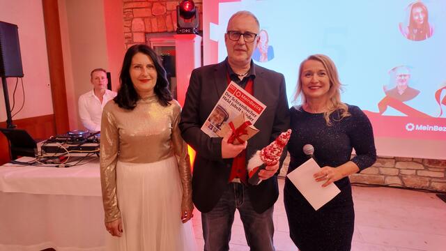 5 Jahre MeinBezirk: Werner Winkler, Werbeberater St. Pölten, mit Chefredakteurin Karin Zeiler und Regionalleiterin Rosmarie Hahn. | Foto: Matthias Wurth