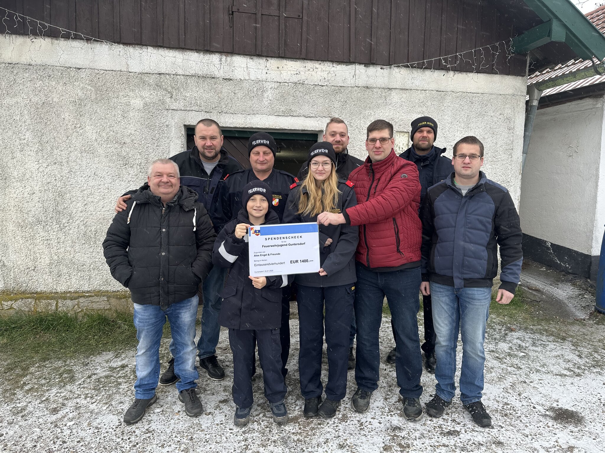Feuerwehrjugend in Guntersdorf: Spendensammlung beim Punschstand ...