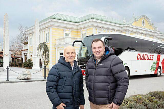Mario Schwann, General Manager des Designer Outlet Parndorf und Paul Blaguss, Geschäftsführender Gesellschafter der Blaguss Gruppe, freuen sich über die Erweiterung.   | Foto: McArthurGlen Designer Outlet Parndorf/Daniel Bointner