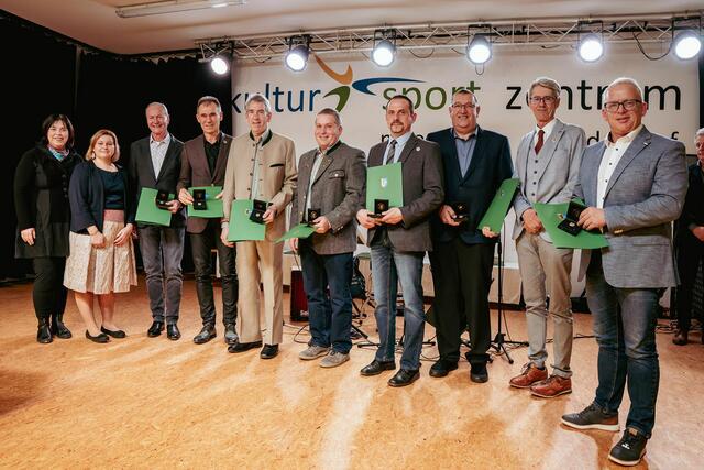 Verleihung der Goldenen Ehrennadel  | Foto: Marktgemeinde Mettersdorf