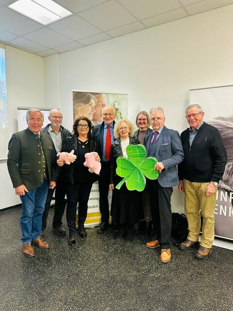 Beim Neujahrsempfang des Hilfswerks Kärnten wurden die Ehrenamtlichen vor den Vorhang geholt. | Foto: Hilfswerk Kärnten