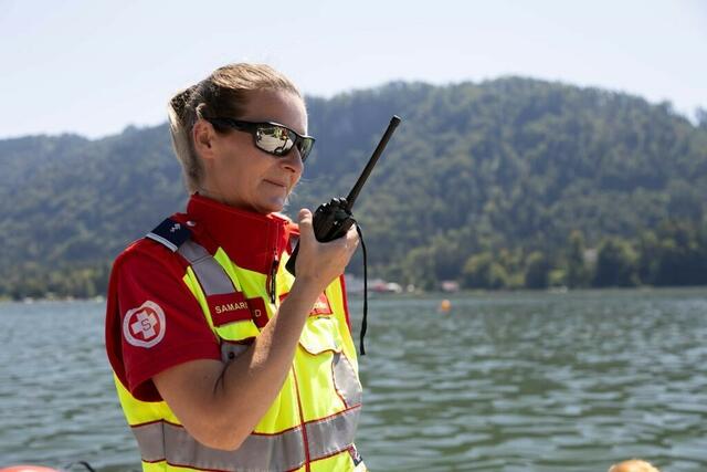 Eine Führungsrolle übernehmen, einen Einsatz koordinieren oder einfach nur Helfen, wenn es benötigt wird, all das ist für Birgit kein Problem. | Foto: Samariterbund