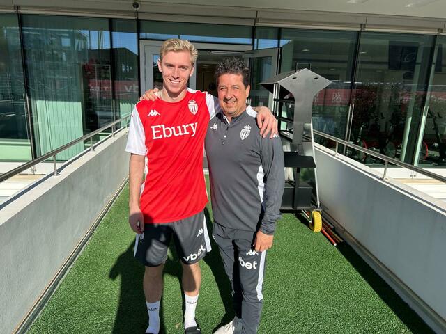 Mit AS-Monaco-„Co“ Christian Peintinger hat ein Ex-Sturm-Mann Mika Biereth nun in Monte Carlo willkommen geheißen. | Foto: AS Monaco