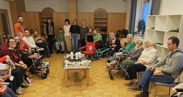 Im Rahmen einer Adventfeier wurden die Geschenke vom Team der Frauen in der OÖVP Engelhartszell übergeben.  | Foto: Frauen in der OÖVP Engelhartszell