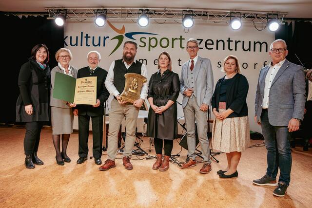 Der „Bärenaward 2025“ ging an die Firma „Kerngast Reisen“.  | Foto: Marktgemeinde Mettersdorf