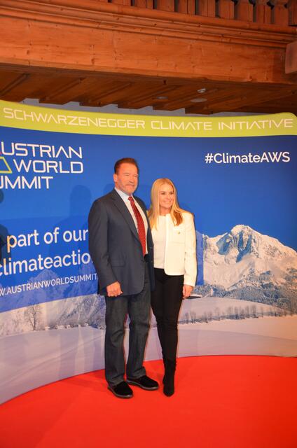 Arnold Schwarzenegger (mit Heather Milligan) lädt in den Stanglwirt. | Foto: Schilling