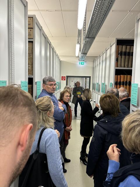 Das Archiv wurde von Interessierten besichtigt. | Foto: Lawugger