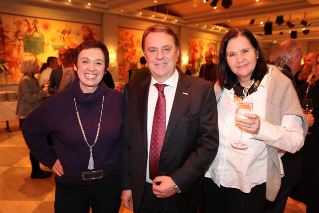 Sabine Wolfram, WKNÖ-Präsident Wolfgang Ecker und Sibylle Palzer. | Foto: Manfred Wlasak