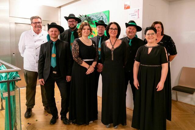 Minister:innen (von links nach rechts): Wolfgang Binder, Franz Pichler, Pierre Niescher, Lisa Linder, Johann Granig, Monika Safrin, Peter Lanz, Ulli Granig, Ulli Ritscher | Foto: Faschingsgilde Steinfeld