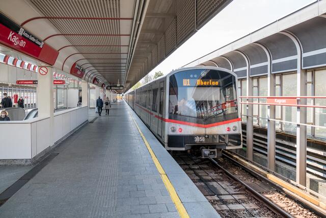 Die U1 hält in Kagran nur in Fahrtrichtung Leopoldau. Fahrgäste sind dazu angehalten, in Richtung Oberlaa bis zur Station Alte Donau zu fahren.  | Foto: Wiener Linien/Manfred Helmer