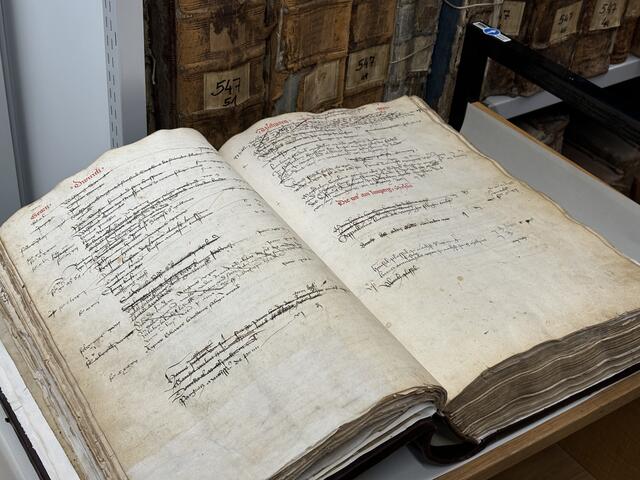 Bestände aus dem 15. Jahrhundert werden hier ebenso aufbewahrt. | Foto: Lawugger