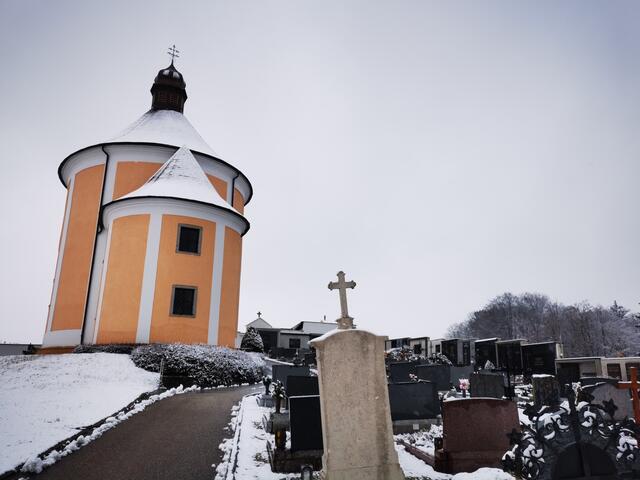Der Tod ist nicht das Ende, nicht die Vergänglichkeit. Der Tod ist nur die Wende, Beginn der Ewigkeit.  | Foto: Ulrike Maria Plank