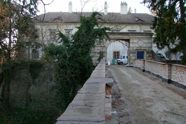 Das Schloss in Niederkreuzstetten. | Foto: Wikipedia