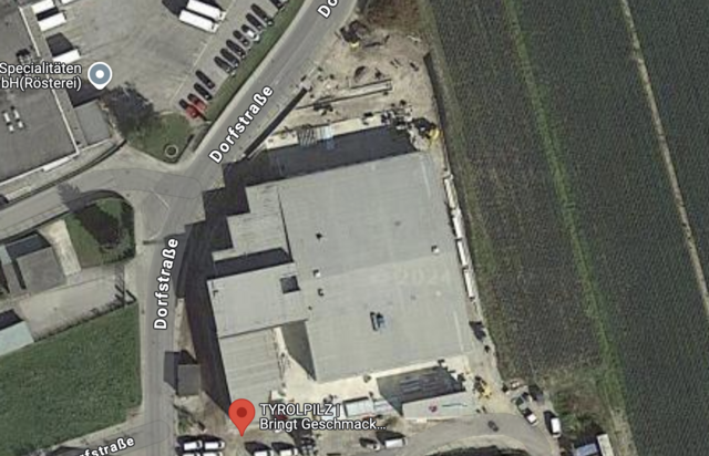 Das Unternehmen Tyrolpilz in Mils plant eine Expansion. Einige Gemeinderäte und Anrainer sind über das Vorhaben nicht glücklich. | Foto: Google Screenshot