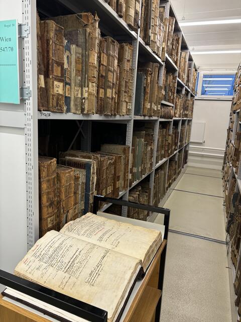 Nach zweieinhalb Jahren Planungs- und Bauzeit steht das Archiv jetzt wieder Wissenschaft und Forschung zur Verfügung. | Foto: Lawugger