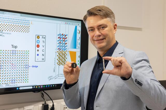Vsevolod Razumovskiy erforscht im neuen Christian-Doppler-Labor am MCL die Versprödung von metallischen Legierungen. | Foto: MCL Leoben