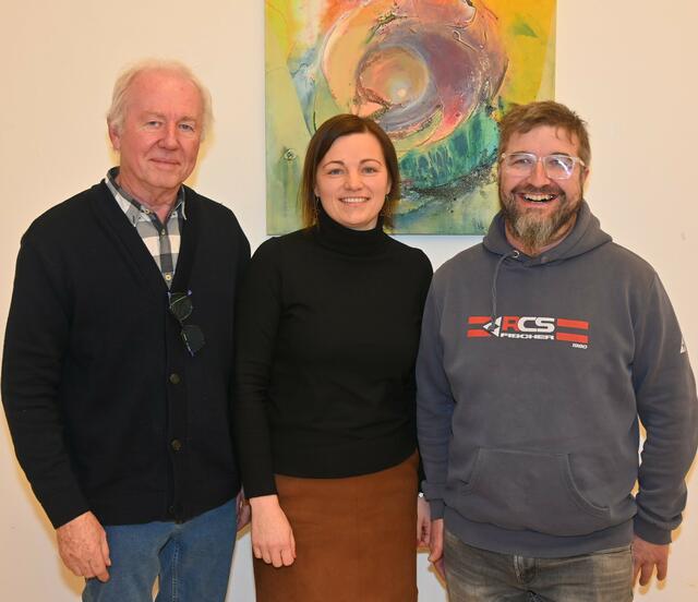 Obfrau Sylvia Hammer, Siegi Ehrenmüller (links) und Bgm. Dietmar Leitner (rechts). | Foto: Josef Reingruber