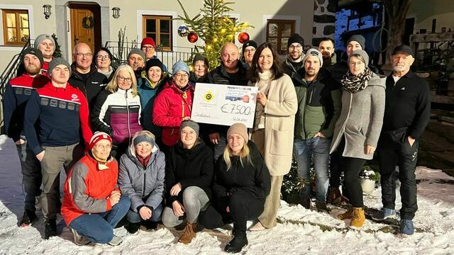 7.500 Euro konnten an die Krebshilfe OÖ übergeben werden. | Foto: Pichler