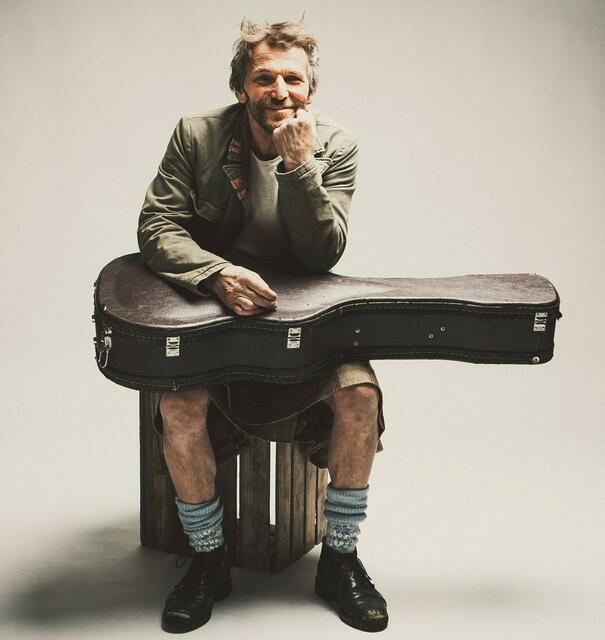 Hans Söllner lädt am 26. März zum Solokonzert nach Zirl. | Foto: Stefan Wiebel