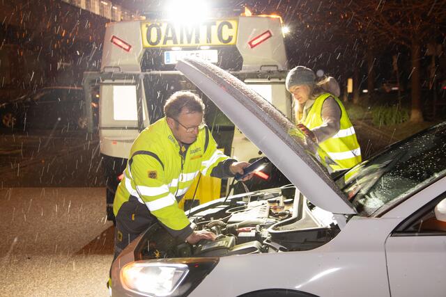 Die "Gelben Engel" des ÖAMTC rückten im Vorjahr zu zahlreichen Pannenhilfen aus. Die Techniker des Stützpunkts Schärding wurden 2.377 Mal zu Hilfe gerufen. Hochbetrieb ist in den kalten Monaten Jänner und Dezember, aber ebenso in der Reisezeit von Juli bis September. | Foto: ÖAMTC
