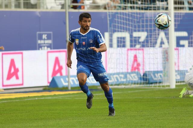 "Serientäter" Ronivaldo war im ersten Testspiel 2025 schon wieder in Torlaune.  | Foto: Bernd Septa/FC Blau-Weiß Linz