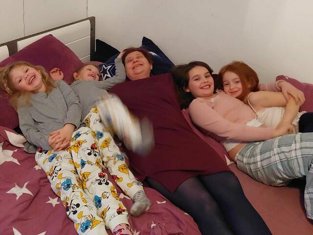Pyjama-Party mit Oma: Nina, Dana und Annemarie Tatzberger, Emma Schadauer und Andrea Wurz. | Foto: Wurz