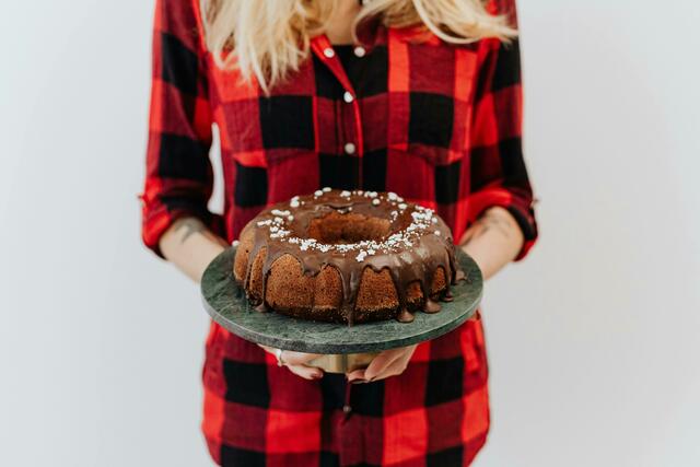 Mit Omi Hermines Rezept wird aus alten Keksen im Handumdrehen ein köstlicher Gugelhupf. | Foto: pexels/Kaboompics.com 