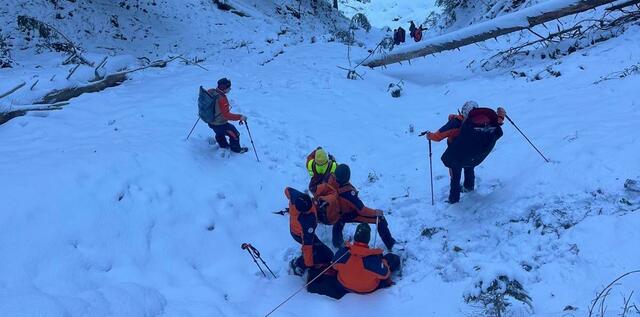Lediglich einer der beiden Jäger verletzte sich.  | Foto: Bergrettung Annaberg 