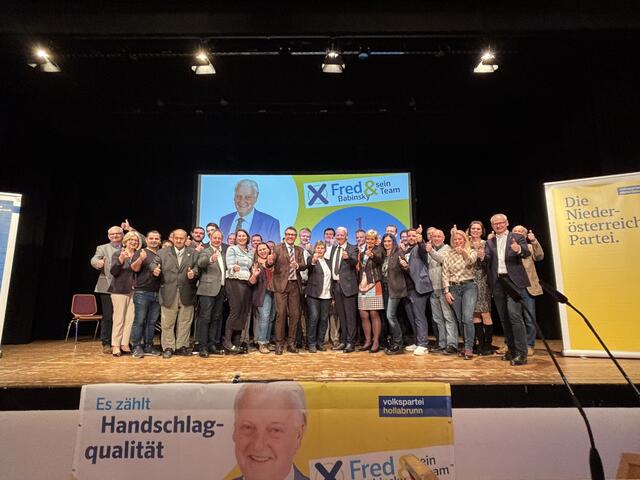 Die Kandidaten der Hollabrunner ÖVP mit Bürgermeister Alfred Babinsky in der Mitte. | Foto: Alexandra Goll