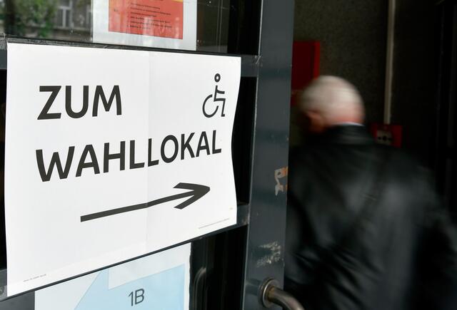 Am 27. April 2025 wird in Wien gewählt. Monate vor dem ursprünglich angesetzten Termin im Herbst. | Foto:  ROLAND SCHLAGER / APA / picturedesk.com