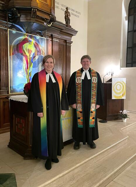 Pfarrer Markus Lintner und Pfarrerin Anne Tikkanen-Lippl in der evangelischen Kirche in der Scheffergasse. | Foto: Evangelische Pfarrgemeinde Mödling
