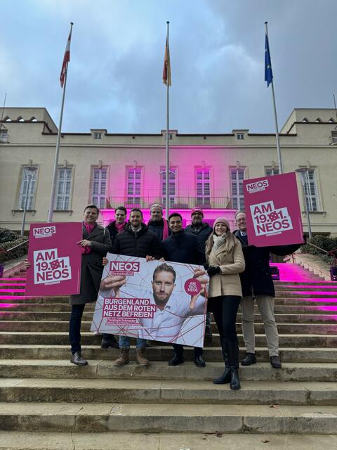 Am Donnerstag verfärbte sich das Landhaus in Eisenstadt bereits in pink.  | Foto: NEOS Burgenland