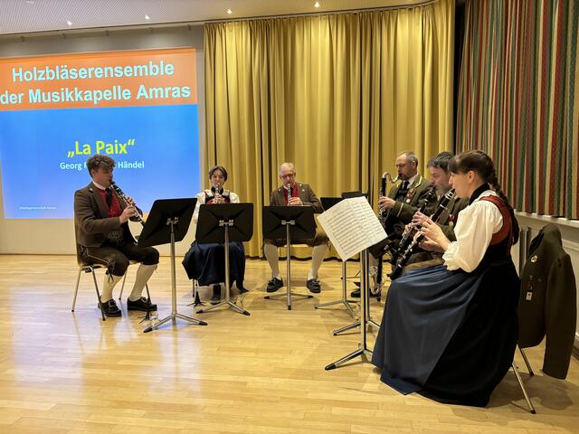Das Holzbläserensemble der Musikkapelle Amras spielte Stücke wie "Quartett in F" von Joseph Haydn oder "Wochenende auf der Herrengasse" von Béla Kovács. | Foto: Alicia Martin Gomez