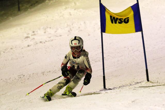 Beim Kids-Cup in Gaflenz können die Kinder und Jugendlichen echtes Night-Race Feeling erleben. Gefahren wird entweder beim Lift in Gaflenz oder auf der Forsteralm.
 | Foto: WSG/Stephan Schönberger