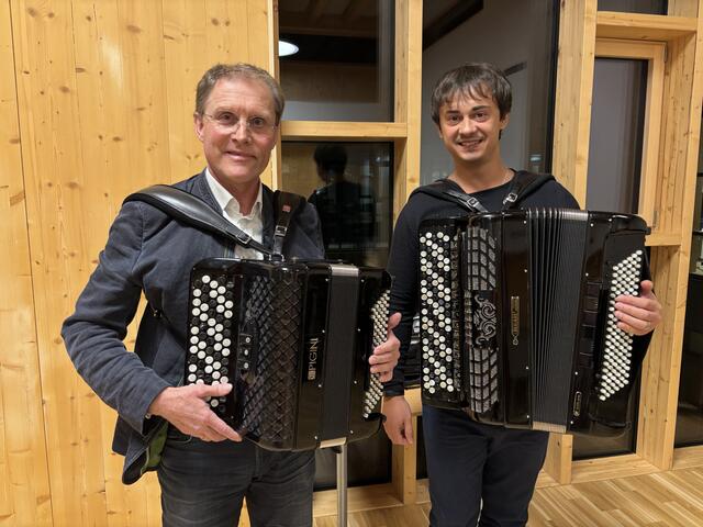 Anton Trauner präsentierte als Akkordeonschüler gemeinsam mit seinem Lehrer Momir Marijokovic das Stück Donauwelle. | Foto: Alexandra Goll