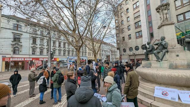 Es wurde für mehr Transparenz und Bürgerbeteiligung und gegen einen Abriss der Gründerzeithäuser protestiert | Foto: Initiative Denkmalschutz