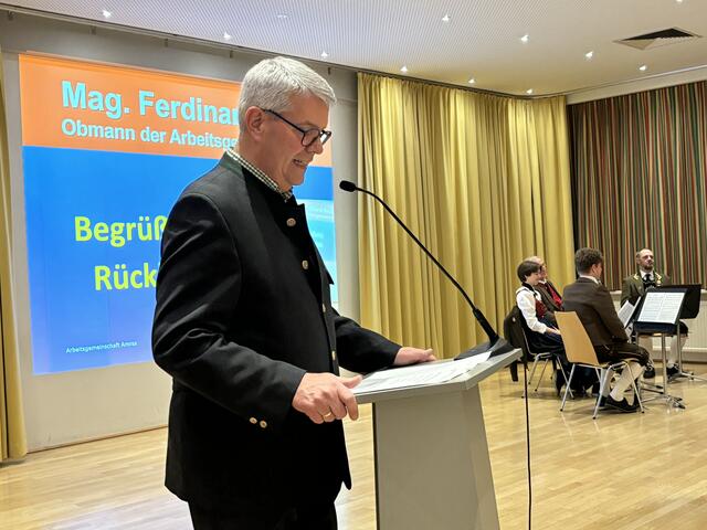 Obmann Ferdinand Neu präsentierte einen Rückblick von 2024 sowie einen Ausblick für 2025.  | Foto: Alicia Martin Gomez