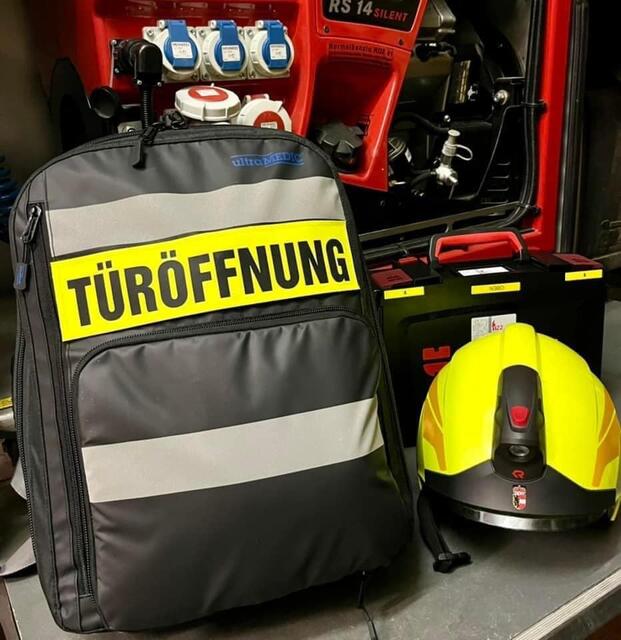 Die Einsatzkräfte der Feuerwehr rückten zu einem Türöffnungsnotfall aus. | Foto: Freiwillige Feuerwehr Stuhlfelden