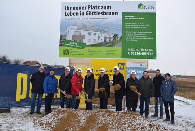 Johann Taferner, Thomas Krackhofer, Vzbgm. Franz Schwarz, Harald Hold, LAbg. Otto Auer, Bgm. Franz Glock, Dir. Martin Schuster, Architekt Karl Brodl, Walter Glatzer, Thomas Zand, Architekt Frank Meisinger | Foto: NBG